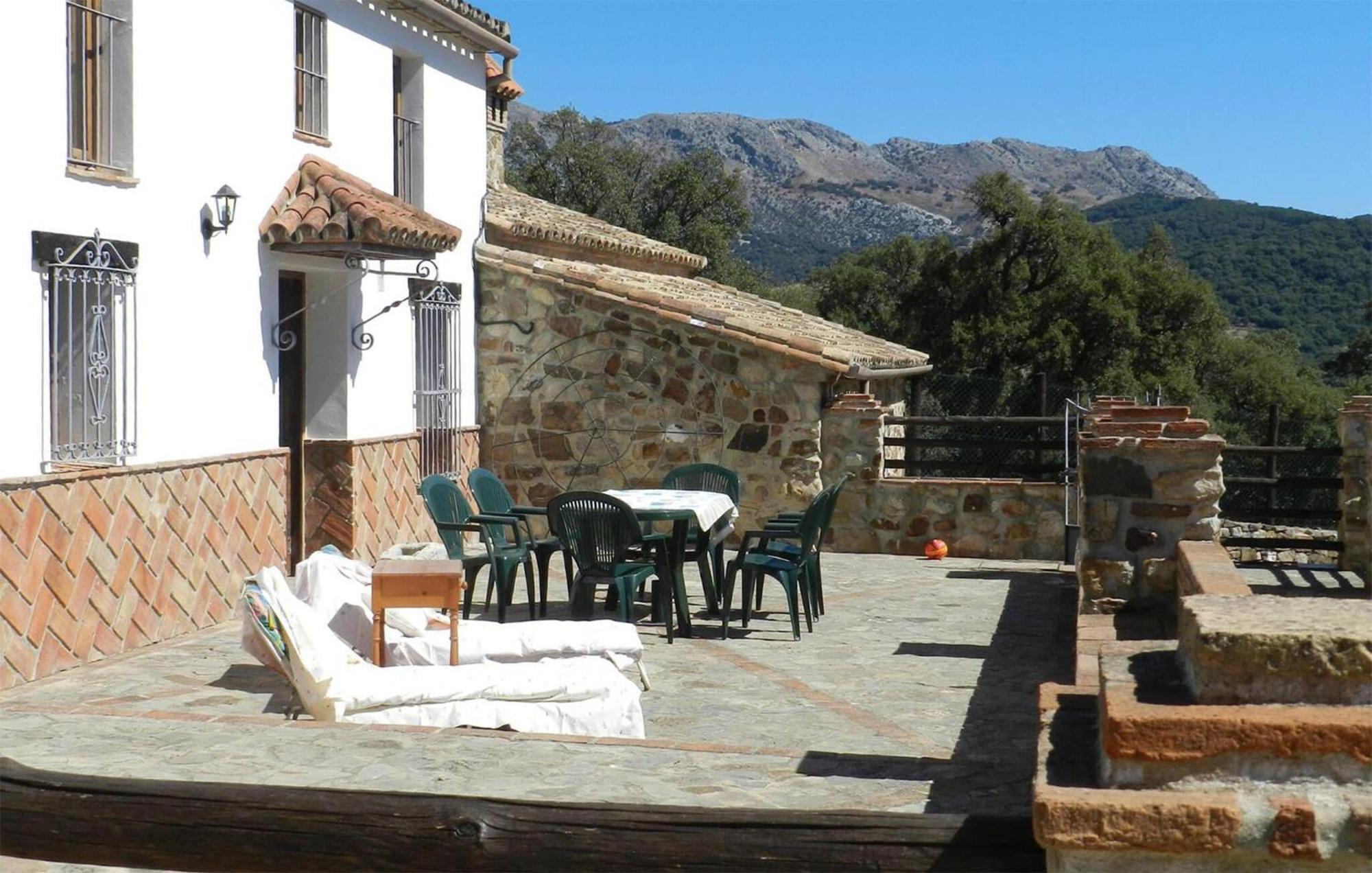 Lovely Home In Cortes De La Frontera With Kitchen Екстер'єр фото
